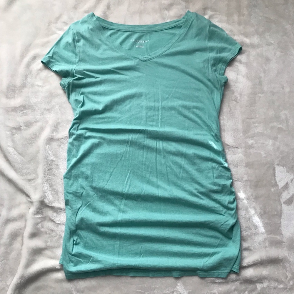 liz lange maternity - v neck
